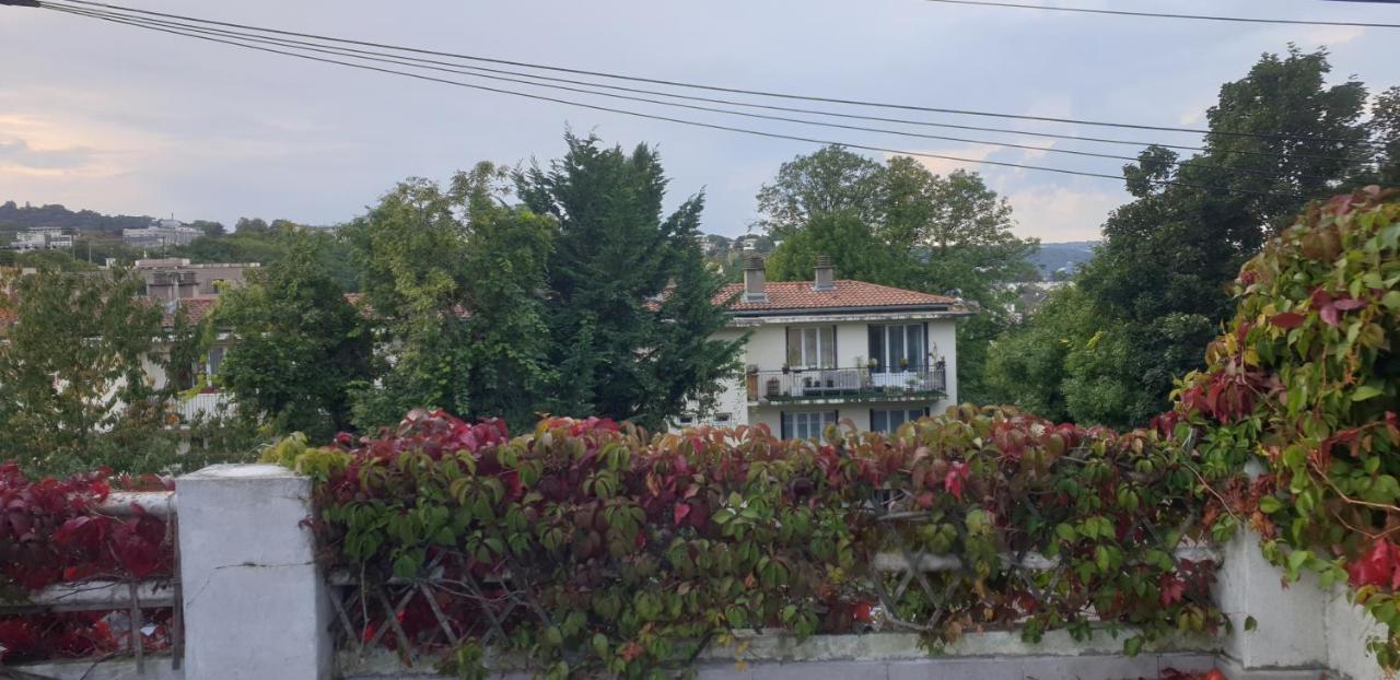 Meudon: Adorable Studio Tout Equipe, Neuf Et Calme Dış mekan fotoğraf